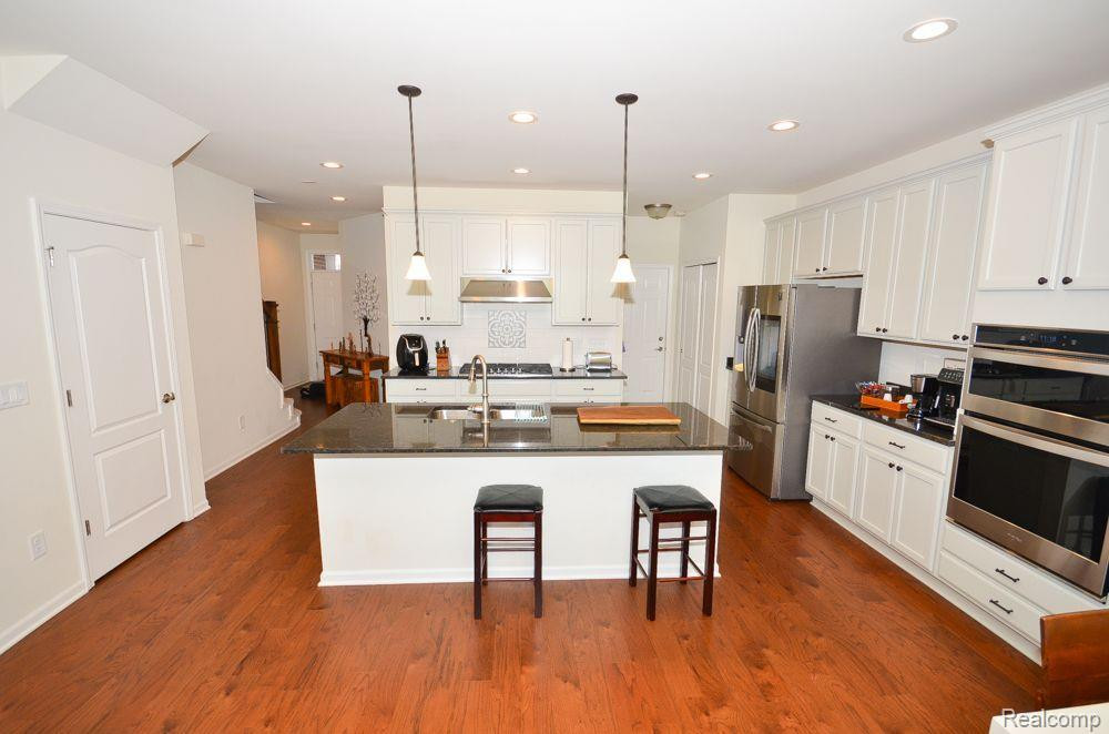 24823 IVY, Novi, MI — Photo 4