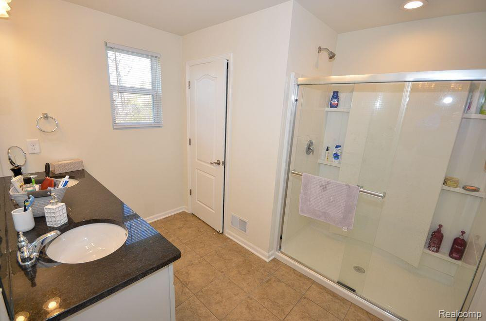 24823 IVY, Novi, MI — Photo 9