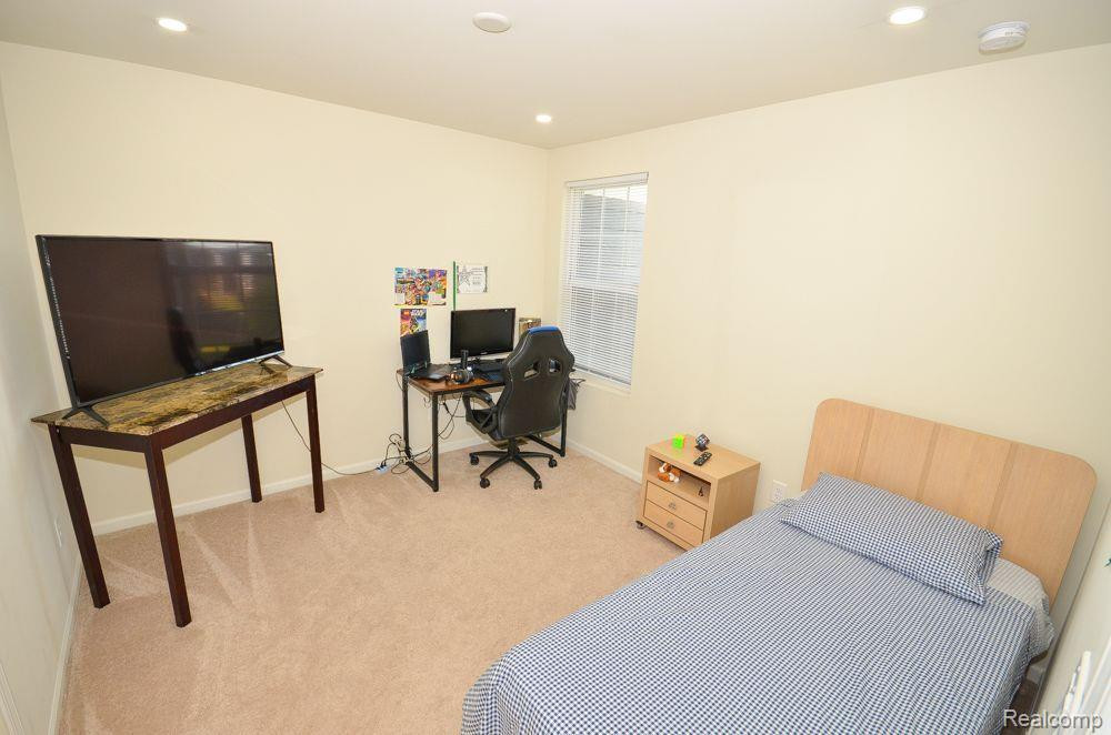 24823 IVY, Novi, MI — Photo 14