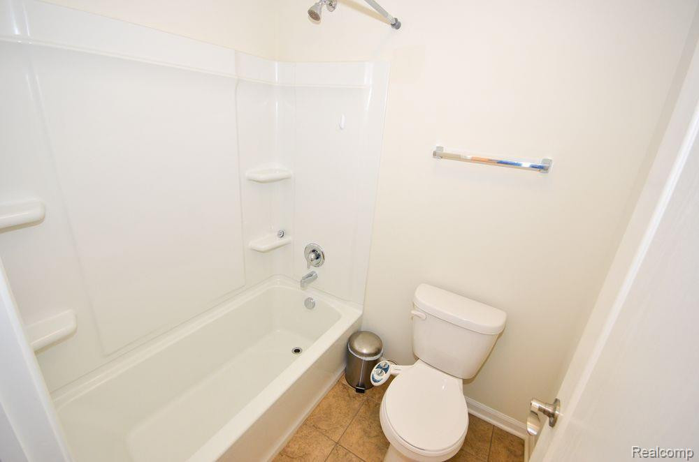 24823 IVY, Novi, MI — Photo 15