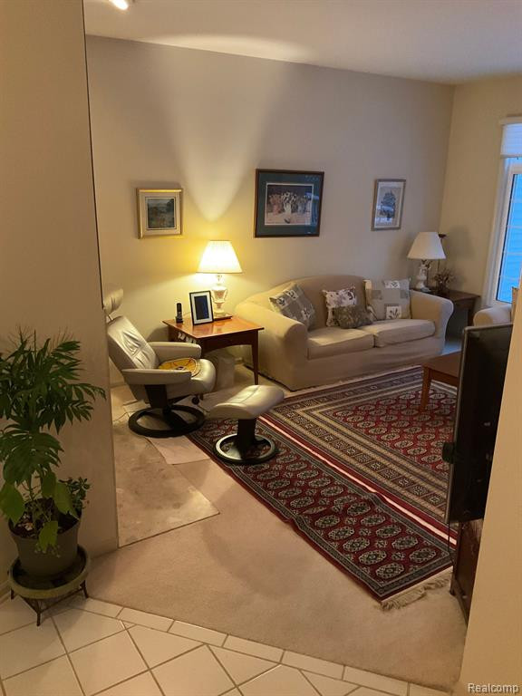 43530 ALGONQUIN Drive, 38, Novi, MI — Photo 5