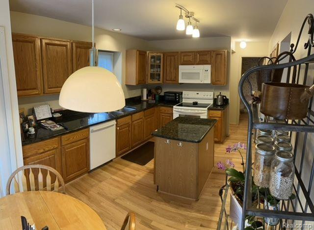 43530 ALGONQUIN Drive, 38, Novi, MI — Photo 11