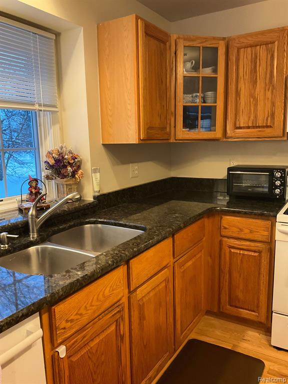 43530 ALGONQUIN Drive, 38, Novi, MI — Photo 13