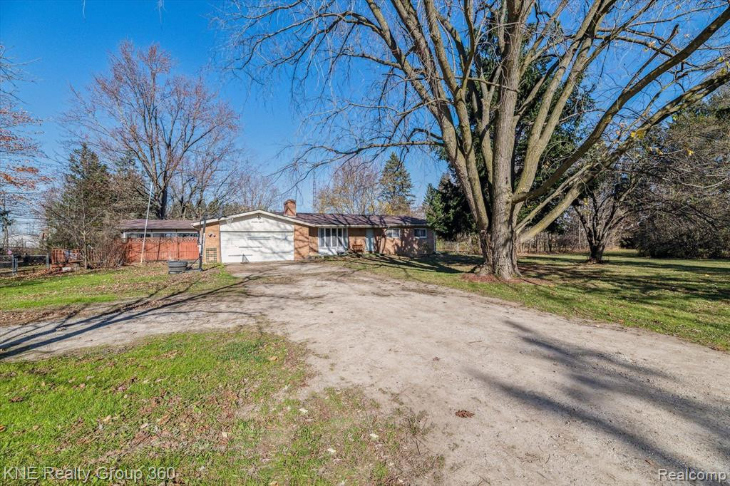 9118 CALKINS Road, Flint, MI 48532 — Photo 3