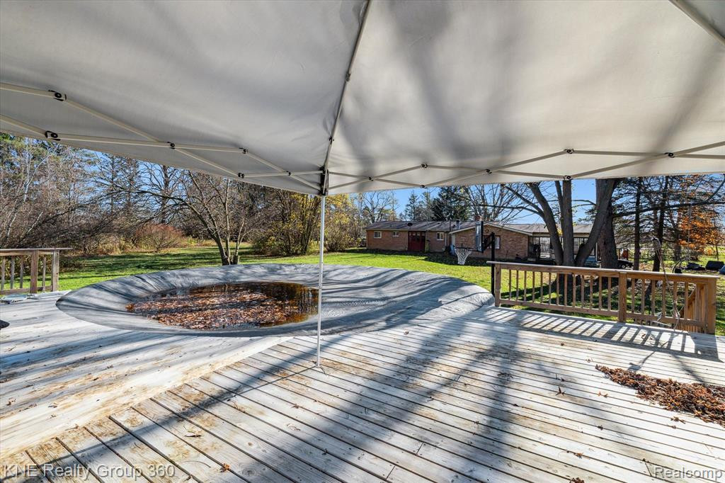 9118 CALKINS Road, Flint, MI 48532 — Photo 11