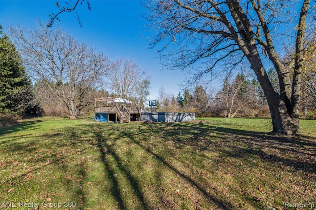 9118 CALKINS Road, Flint, MI 48532 — Photo 13