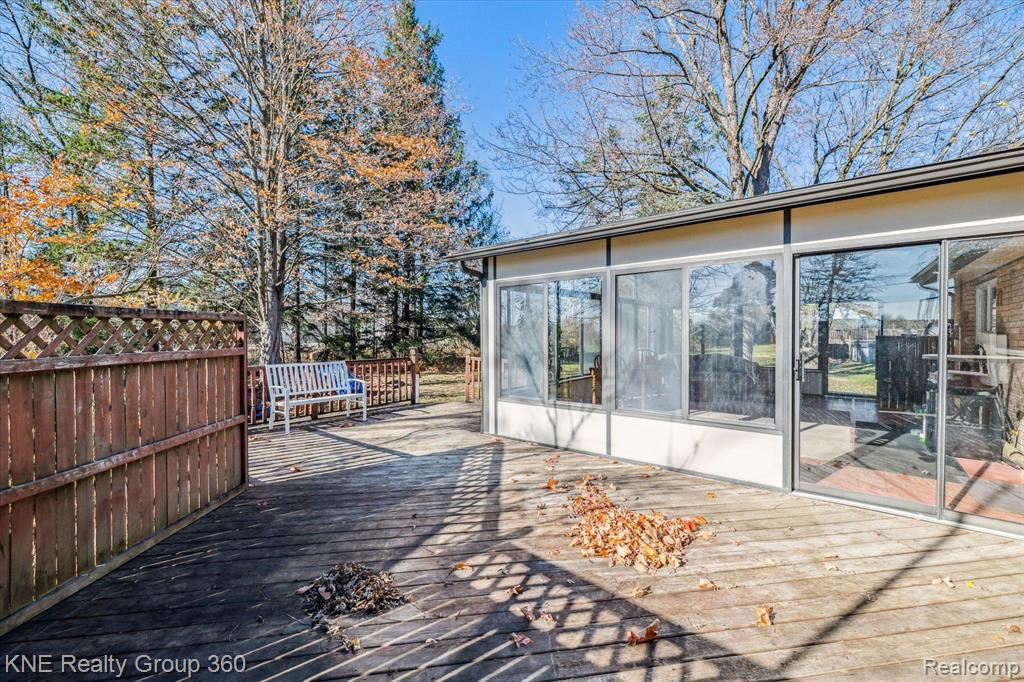 9118 CALKINS Road, Flint, MI 48532 — Photo 15
