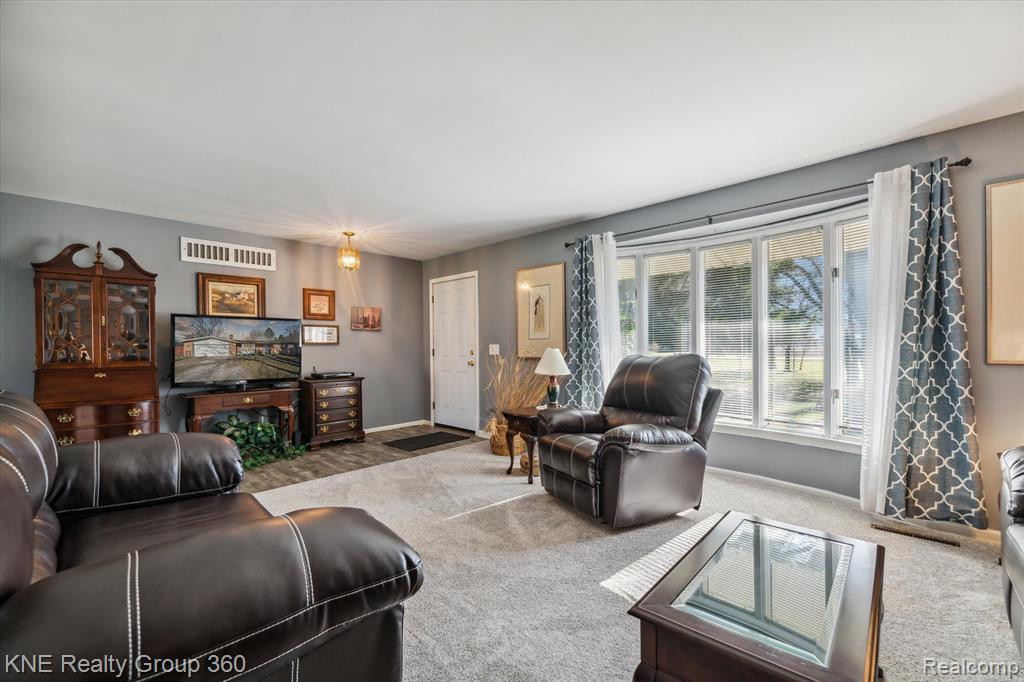 9118 CALKINS Road, Flint, MI 48532 — Photo 39