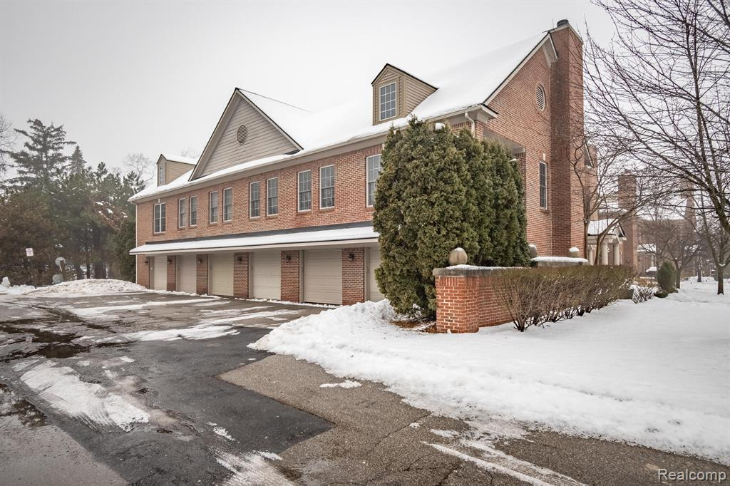 5782 HAMPSHIRE Lane, Ypsilanti, MI 48197 — Photo 2