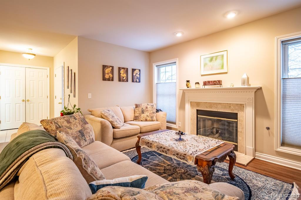5782 HAMPSHIRE Lane, Ypsilanti, MI 48197 — Photo 4