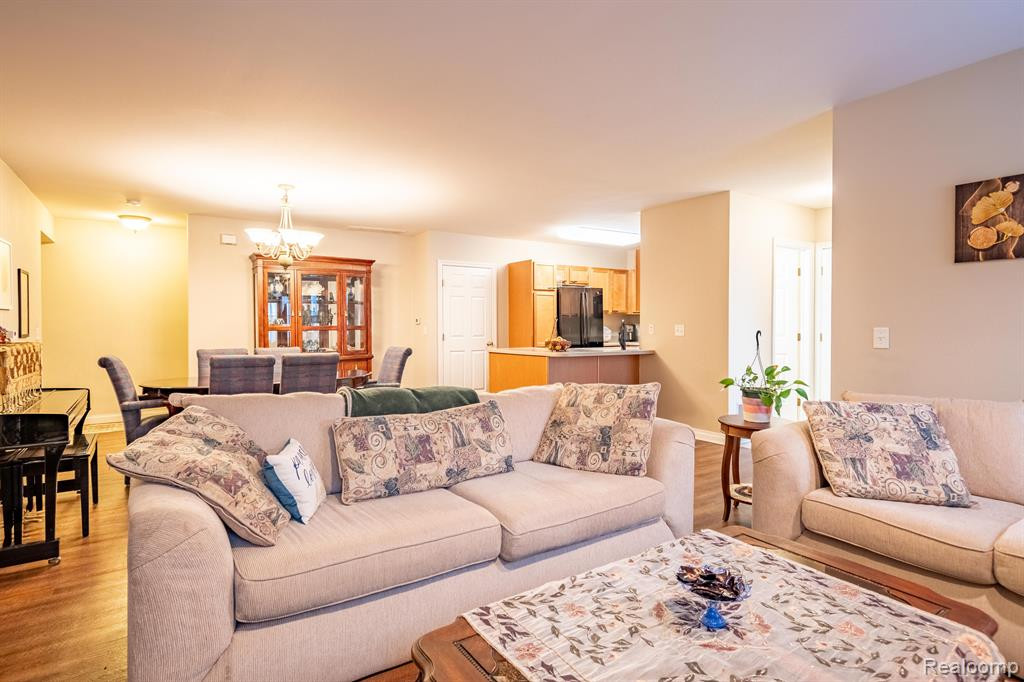 5782 HAMPSHIRE Lane, Ypsilanti, MI 48197 — Photo 8