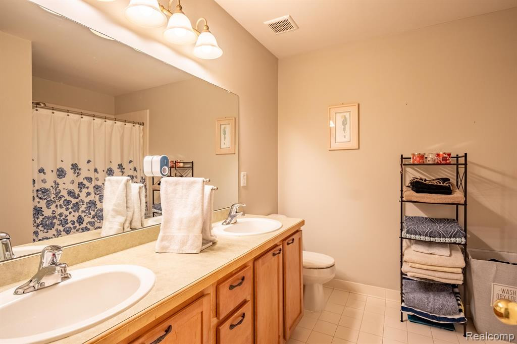 5782 HAMPSHIRE Lane, Ypsilanti, MI 48197 — Photo 21