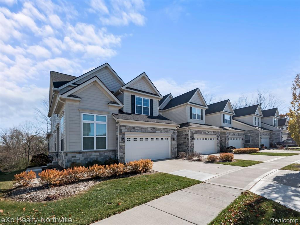 42776 CARDINAL Way, Novi, MI — Photo 2