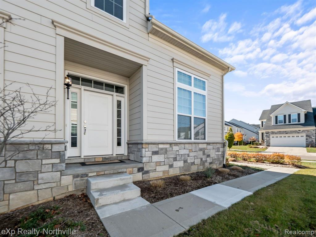 42776 CARDINAL Way, Novi, MI — Photo 32