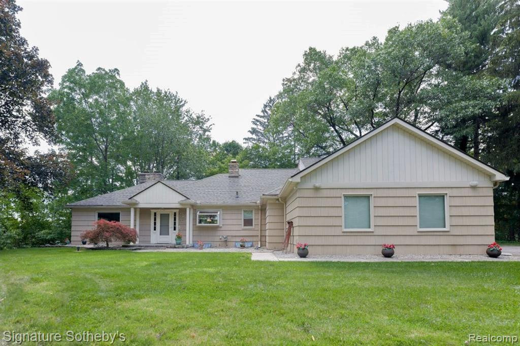 4717 Heather, Bloomfield Hills, MI 48301 — front exterior