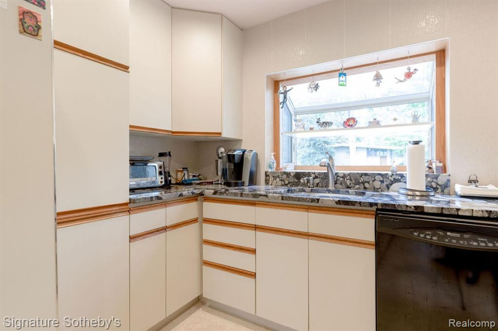 4717 Heather, Bloomfield Hills, MI 48301 — Photo 10