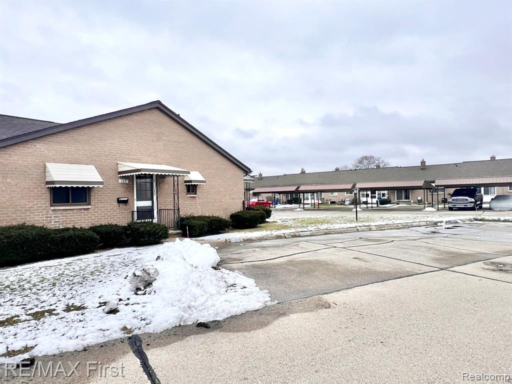 8401 18 MILE Road, 107, Sterling Heights, MI 48313 — Photo 3