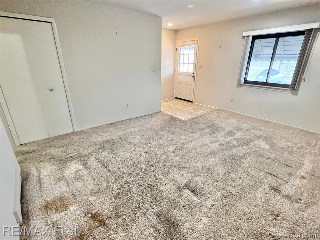 8401 18 MILE Road, 107, Sterling Heights, MI 48313 — Photo 9