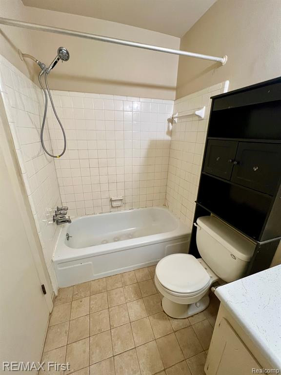8401 18 MILE Road, 107, Sterling Heights, MI 48313 — Photo 12