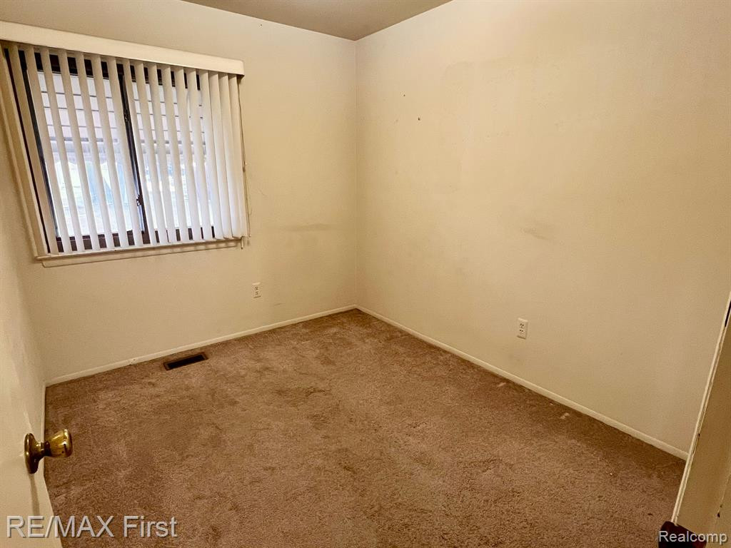 8401 18 MILE Road, 107, Sterling Heights, MI 48313 — Photo 14