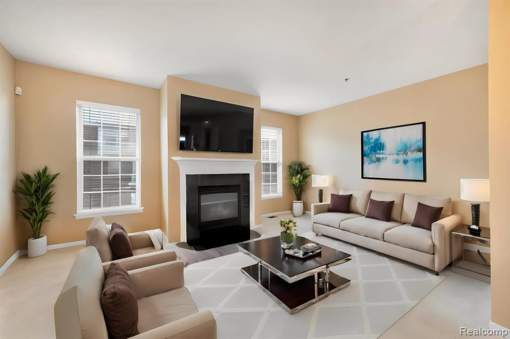 20217 BOARDWALK Boulevard, Southfield, MI 48075 — Photo 2