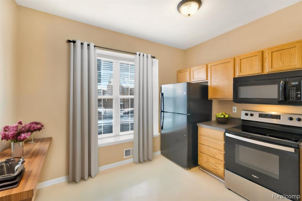 20217 BOARDWALK Boulevard, Southfield, MI 48075 — Photo 4