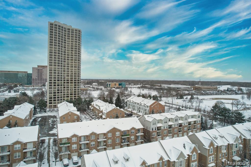20217 BOARDWALK Boulevard, Southfield, MI 48075 — Photo 18