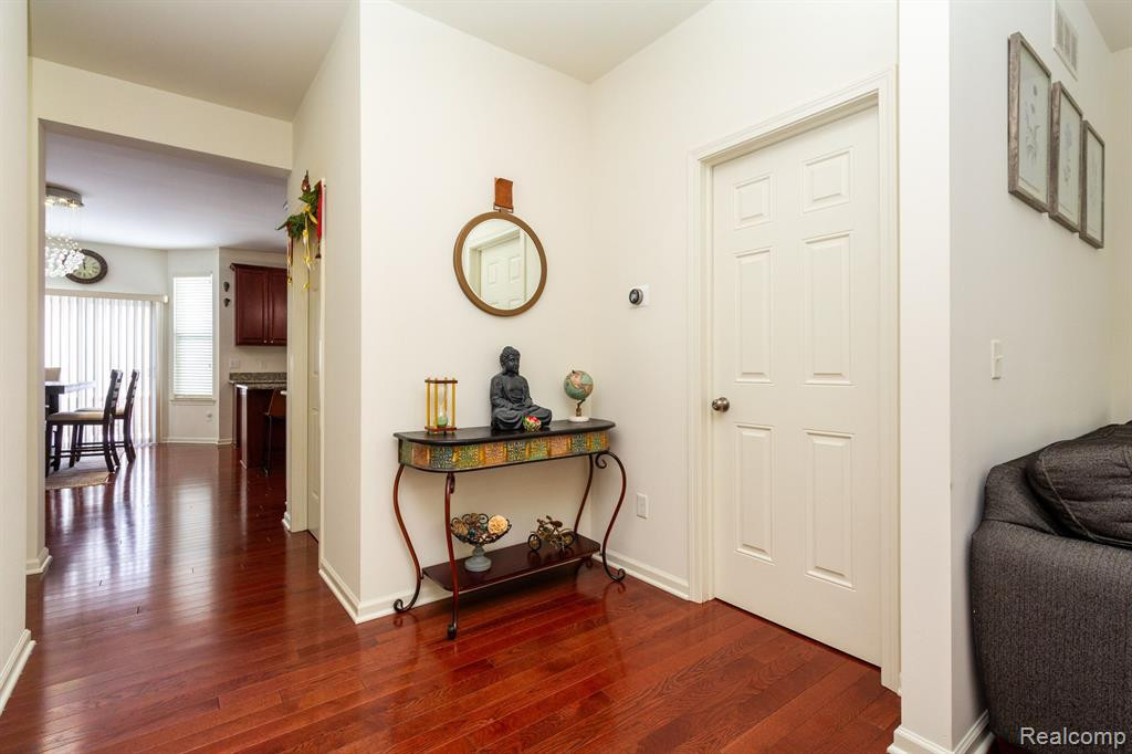 51125 HALLFIELD Street, Novi, MI — Photo 9