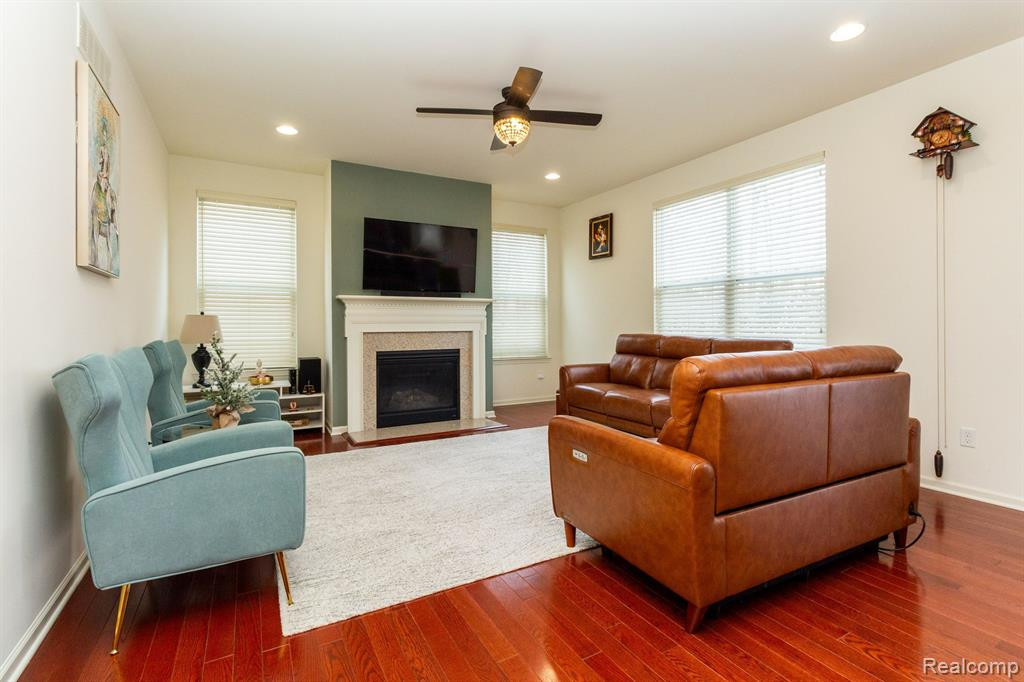 51125 HALLFIELD Street, Novi, MI — Photo 10