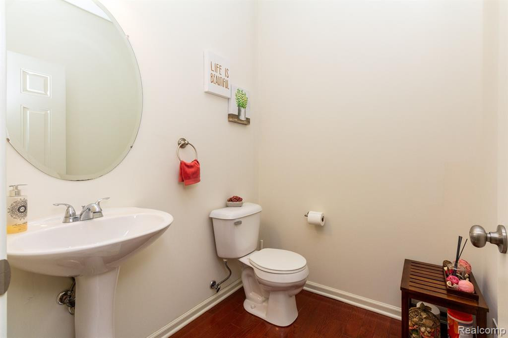 51125 HALLFIELD Street, Novi, MI — Photo 43