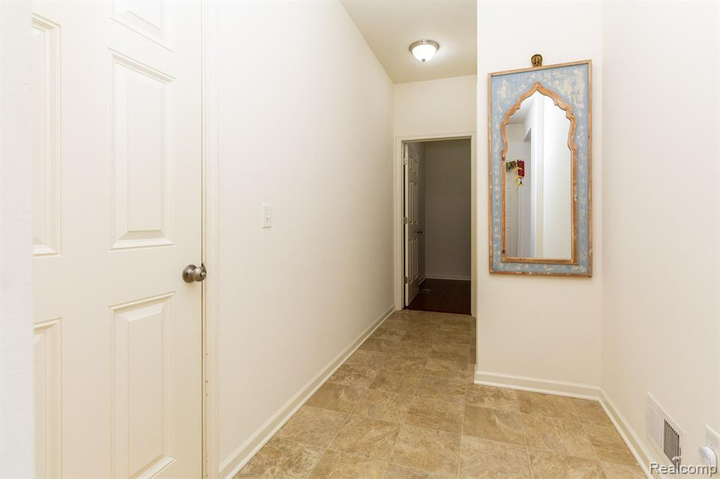 51125 HALLFIELD Street, Novi, MI — Photo 45