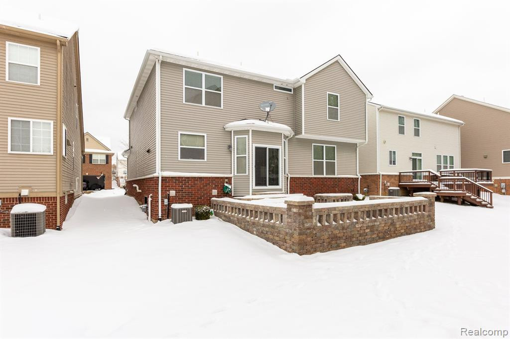 51125 HALLFIELD Street, Novi, MI — Photo 54