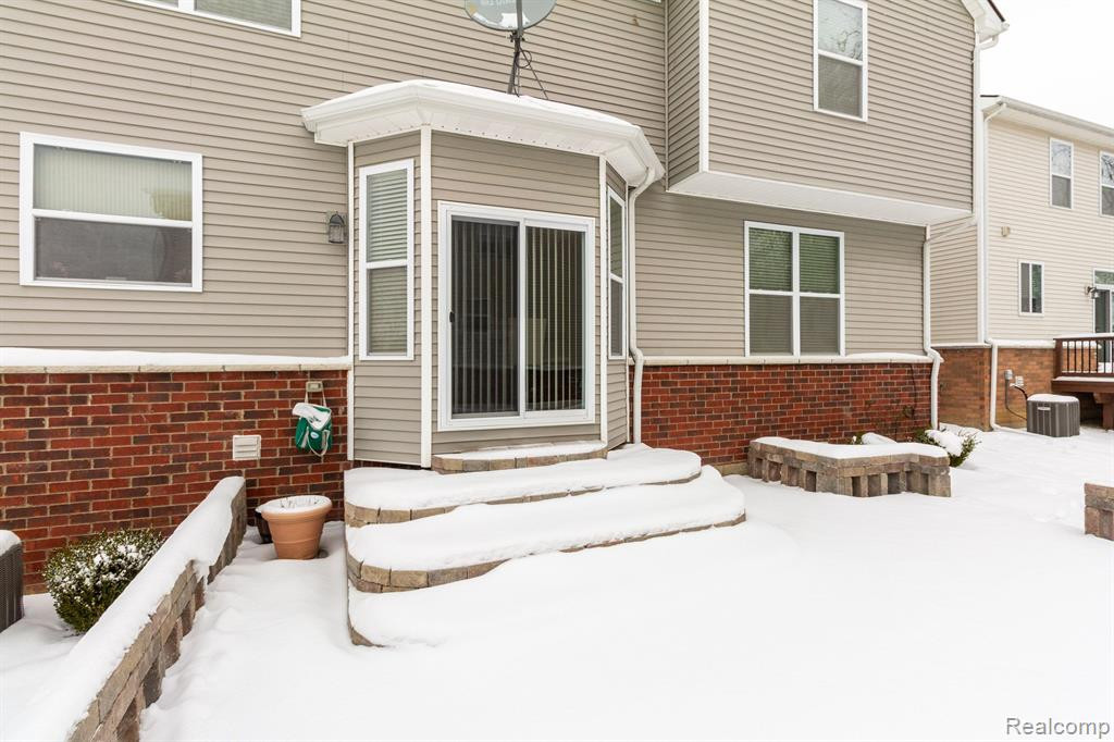 51125 HALLFIELD Street, Novi, MI — Photo 57