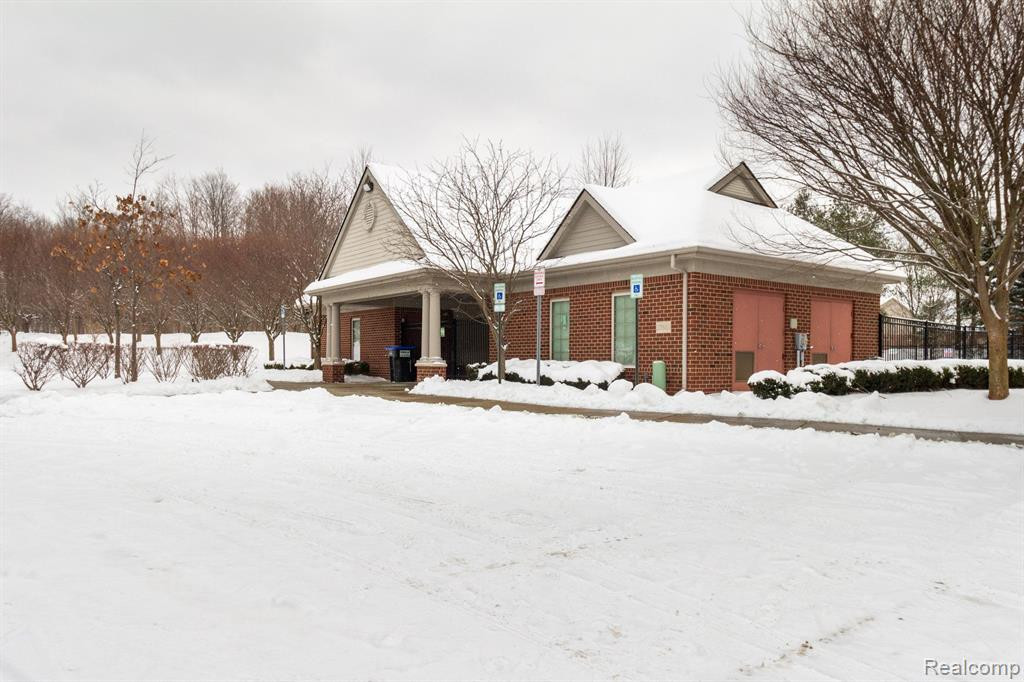 51125 HALLFIELD Street, Novi, MI — Photo 59