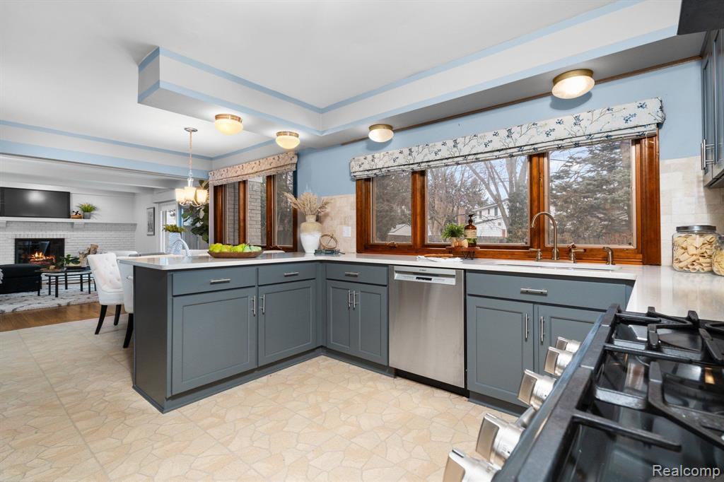 2903 BAYLIS Drive, Ann Arbor, MI 48108 — Photo 2