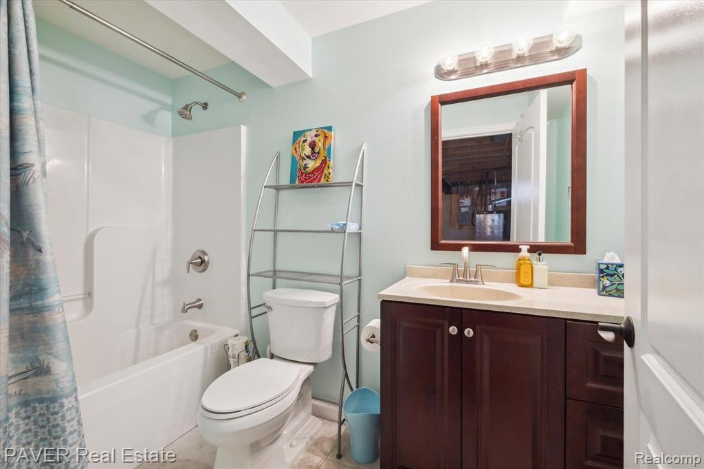 8536 PARKRIDGE Drive, Dexter, MI 48130 — Photo 36