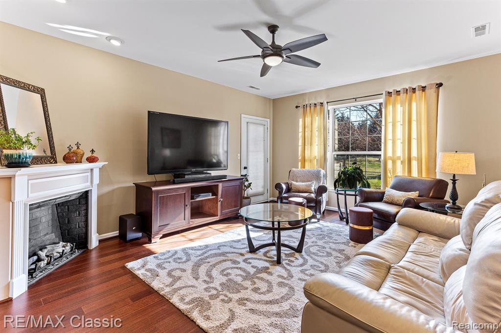 26105 Chesapeake Circle, Walled Lake, MI 48390 — Photo 3