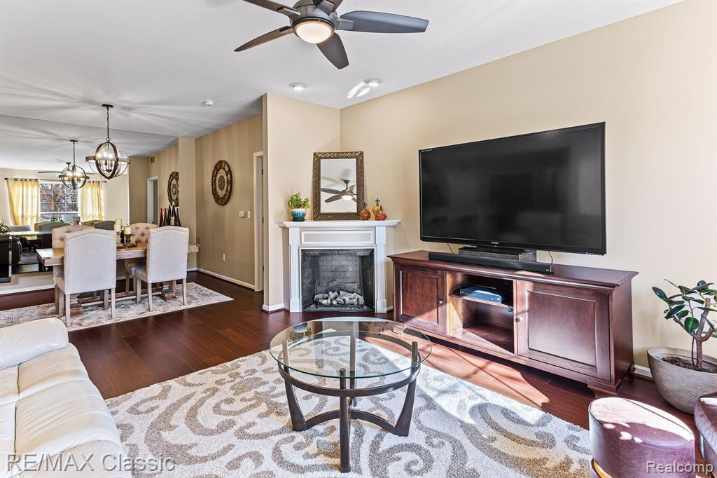 26105 Chesapeake Circle, Walled Lake, MI 48390 — Photo 4