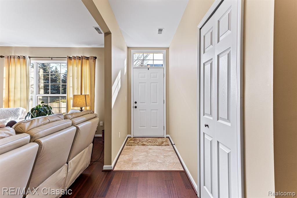 26105 Chesapeake Circle, Walled Lake, MI 48390 — Photo 12