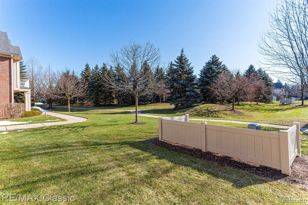 26105 Chesapeake Circle, Walled Lake, MI 48390 — Photo 25