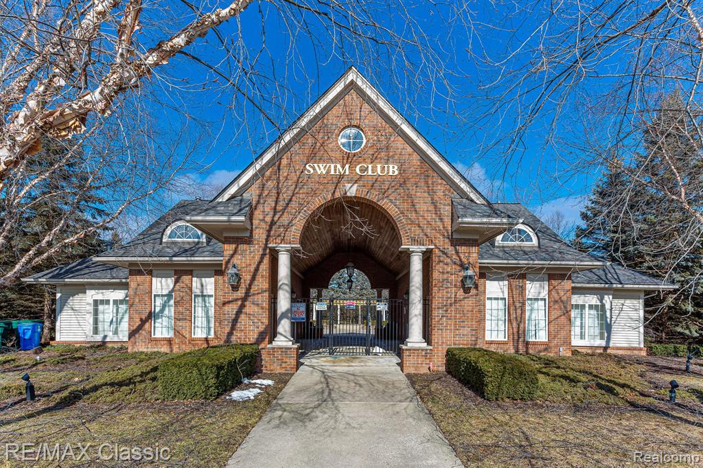 26105 Chesapeake Circle, Walled Lake, MI 48390 — Photo 29
