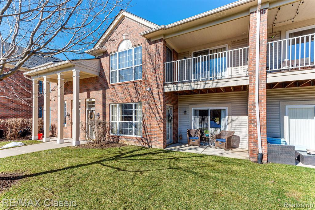 26105 Chesapeake Circle, Walled Lake, MI 48390 — Photo 31