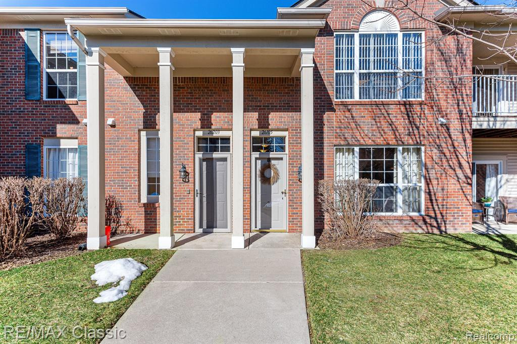 26105 Chesapeake Circle, Walled Lake, MI 48390 — Photo 32