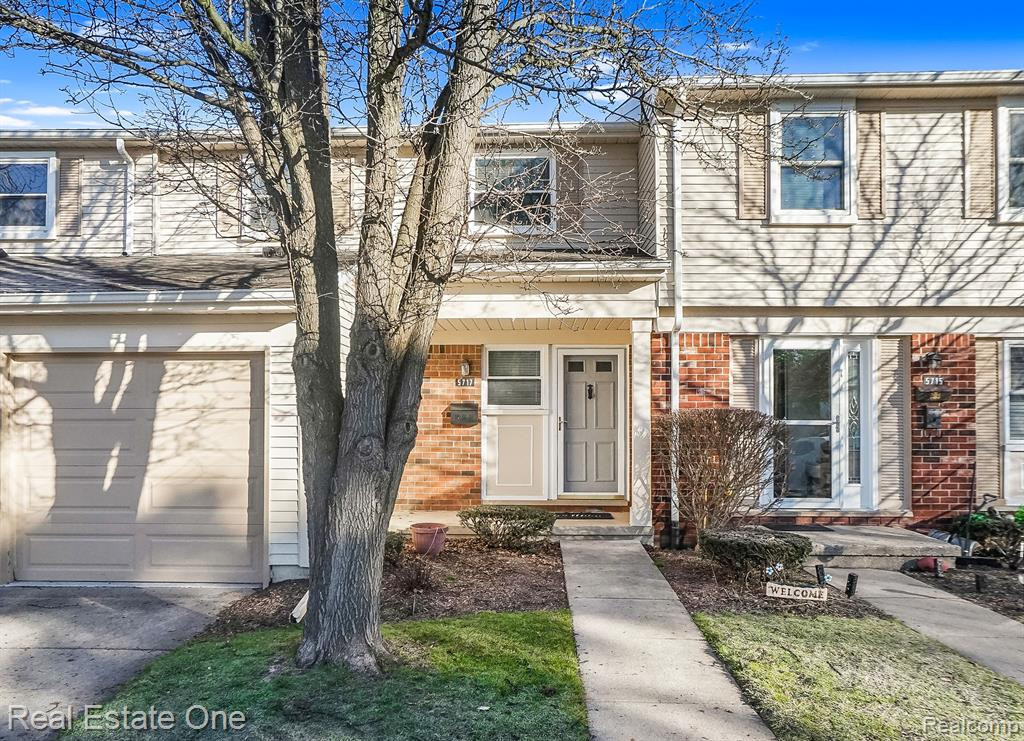 5717 Whitfield Dr., Troy, MI 48098 — front exterior