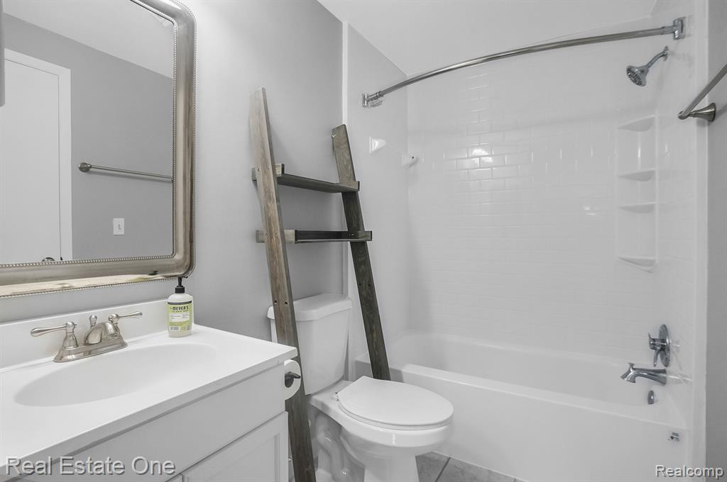 5717 Whitfield Dr., Troy, MI 48098 — Photo 31