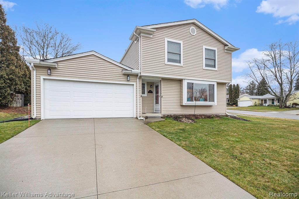 407 Winchester Street, South Lyon, MI 48178 — front exterior