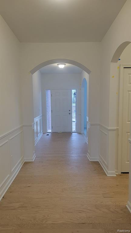 26644 INTERNATIONAL Drive, South Lyon, MI 48178 — Photo 2