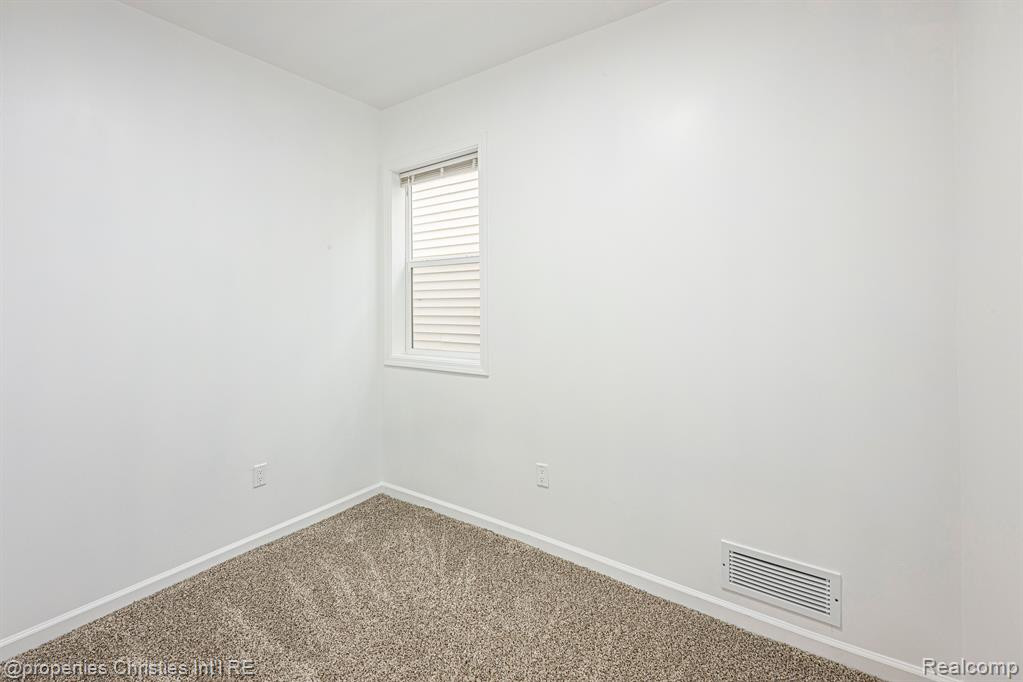 6241 HOLCOMB Street, Detroit, MI 48213 — Photo 13