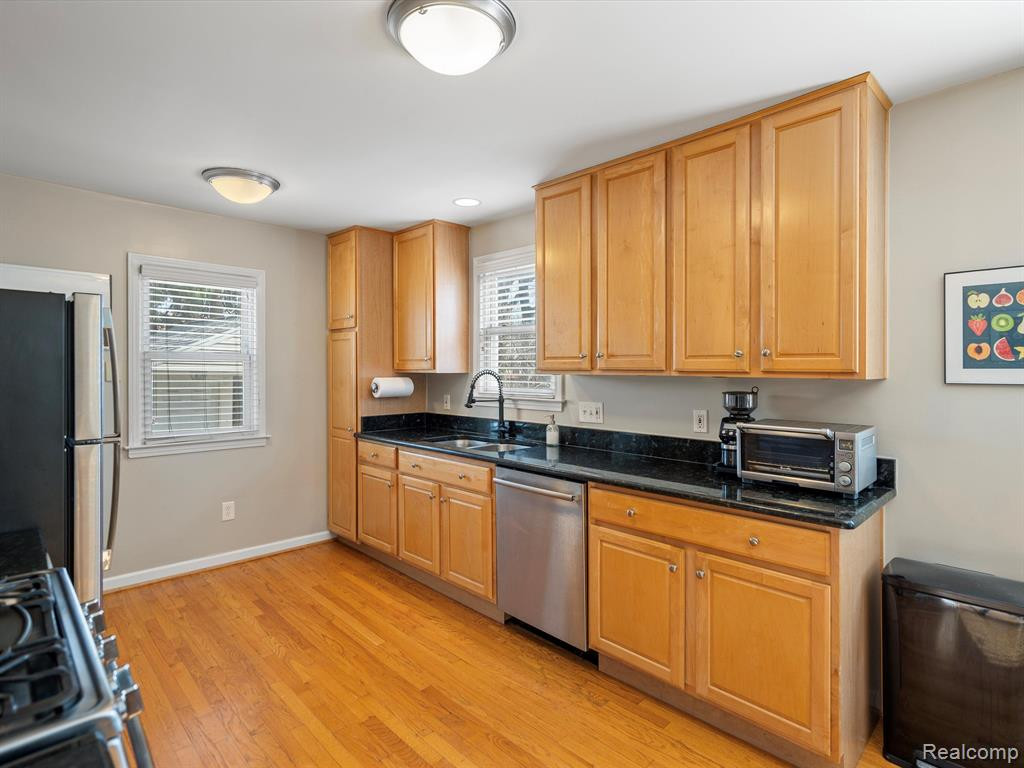 623 S ALEXANDER Avenue, Royal Oak, MI 48067 — Photo 9