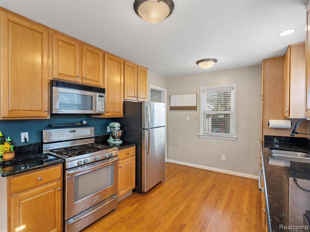 623 S ALEXANDER Avenue, Royal Oak, MI 48067 — Photo 10